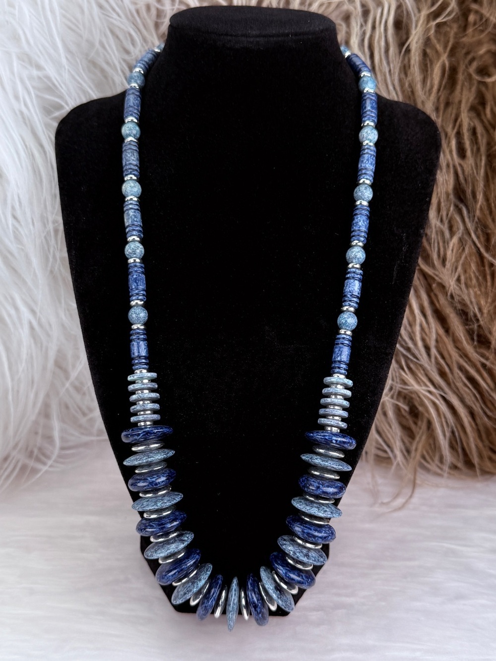 Vintage Blue Marbled Lightweight Costume Necklace Silver Tone Disc Statement